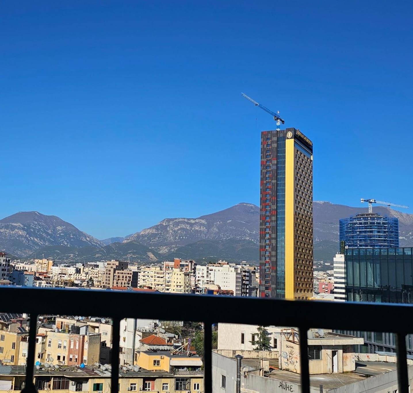 Sky Apartaments City Center Tiranë Eksteriør bilde