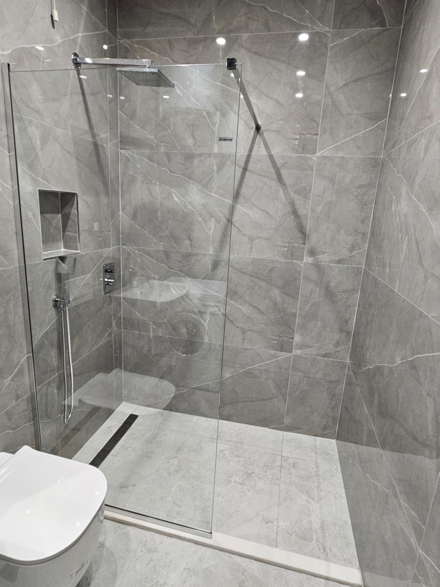 Sky Apartaments City Center Tiranë Eksteriør bilde