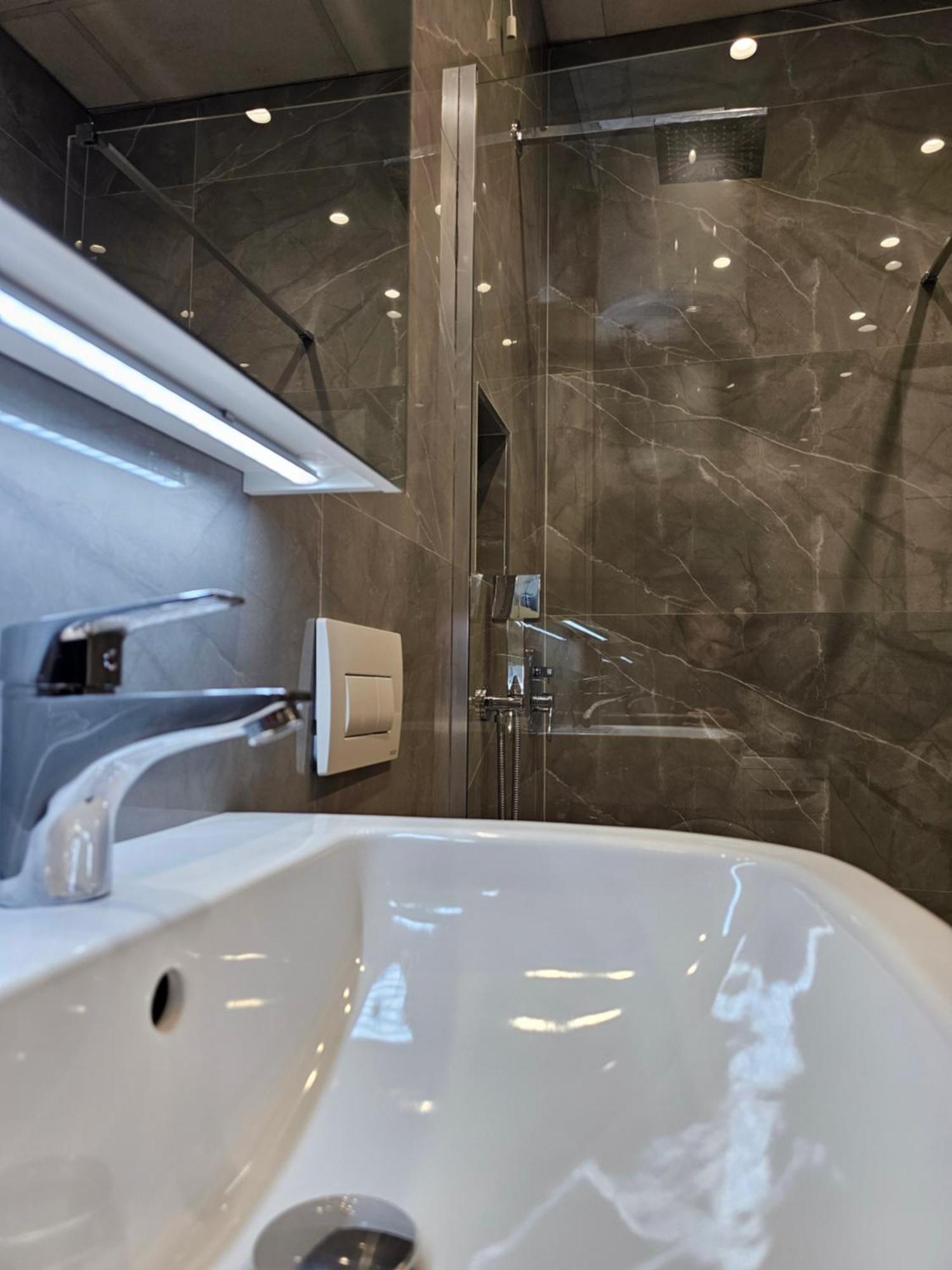 Sky Apartaments City Center Tiranë Eksteriør bilde